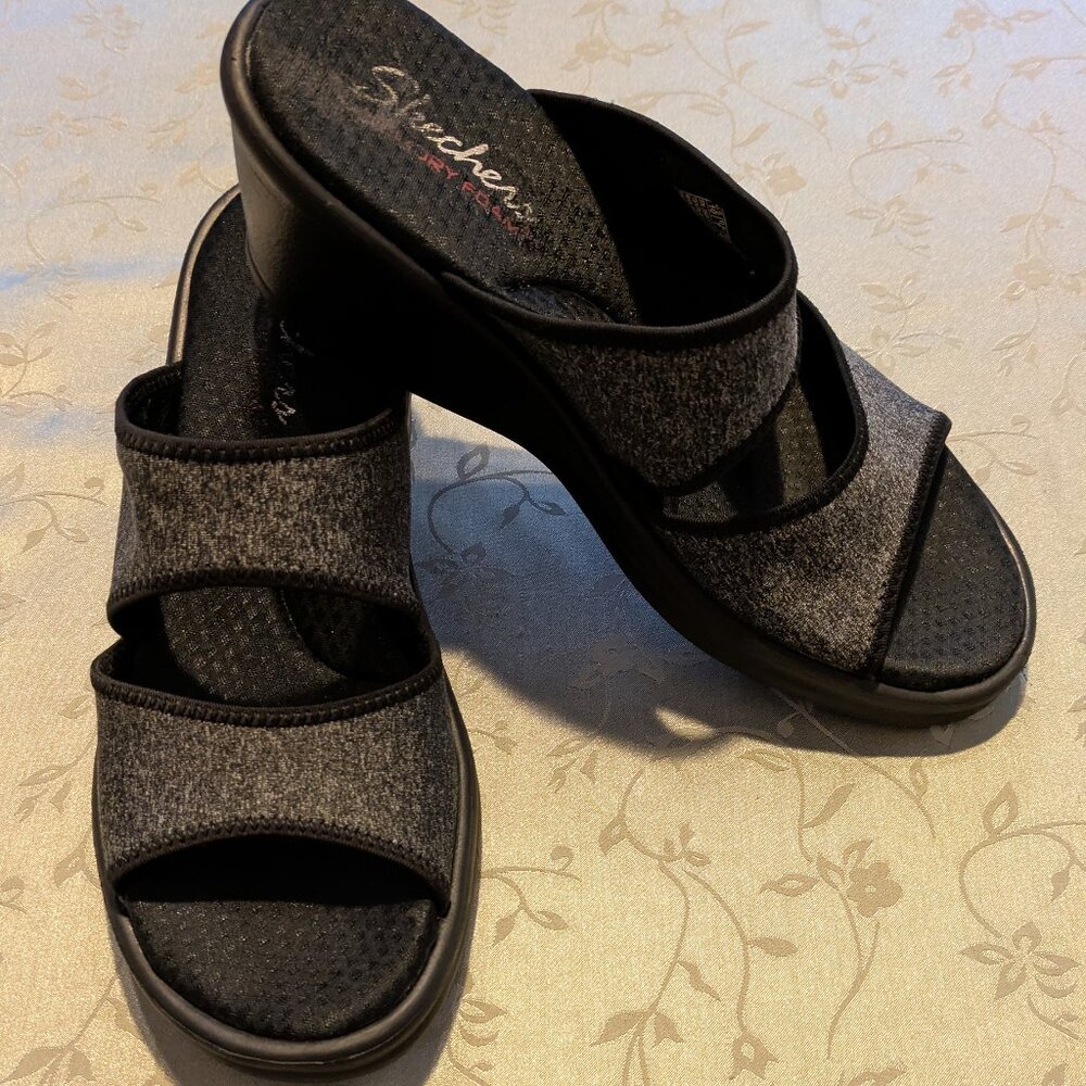 Skechers Memory Foam Blk/Gry Wedge Heel Slide/San… - image 2